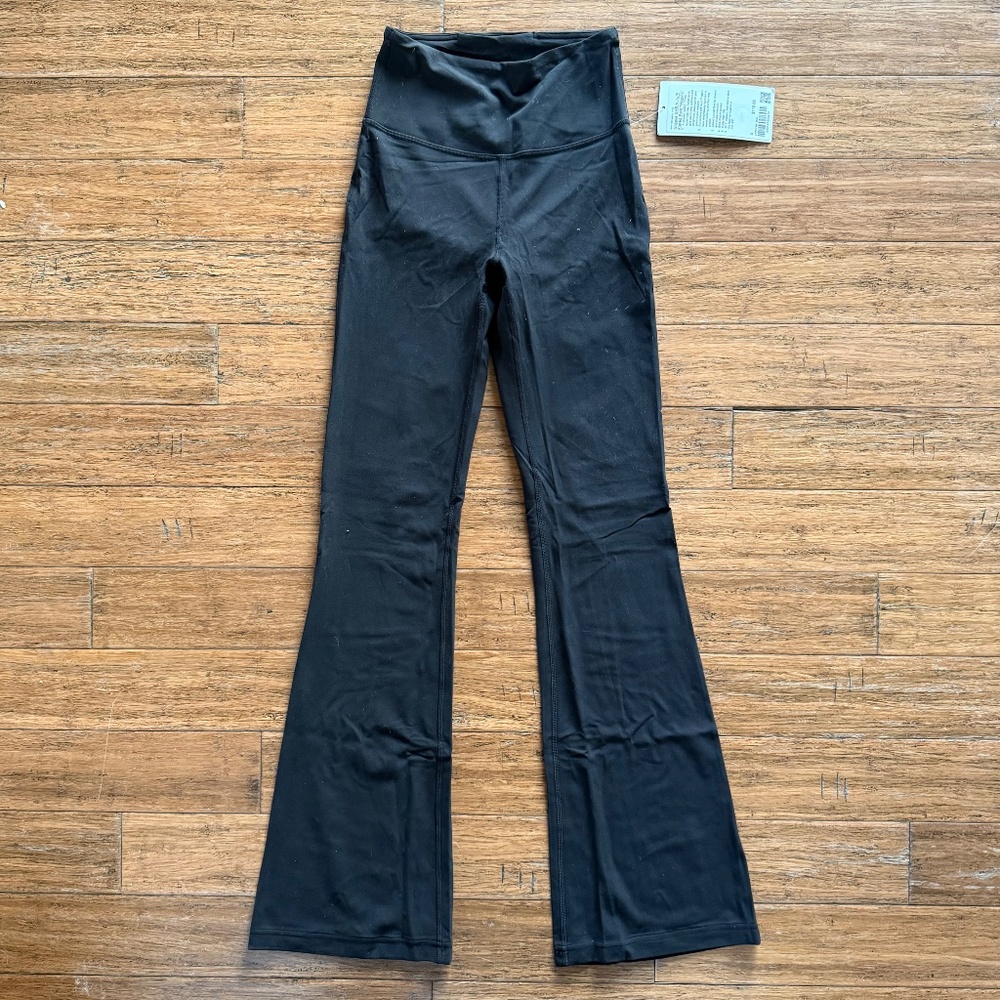 Lululemon Groove Nulu SHR Flare NWT - Picture 3 of 4